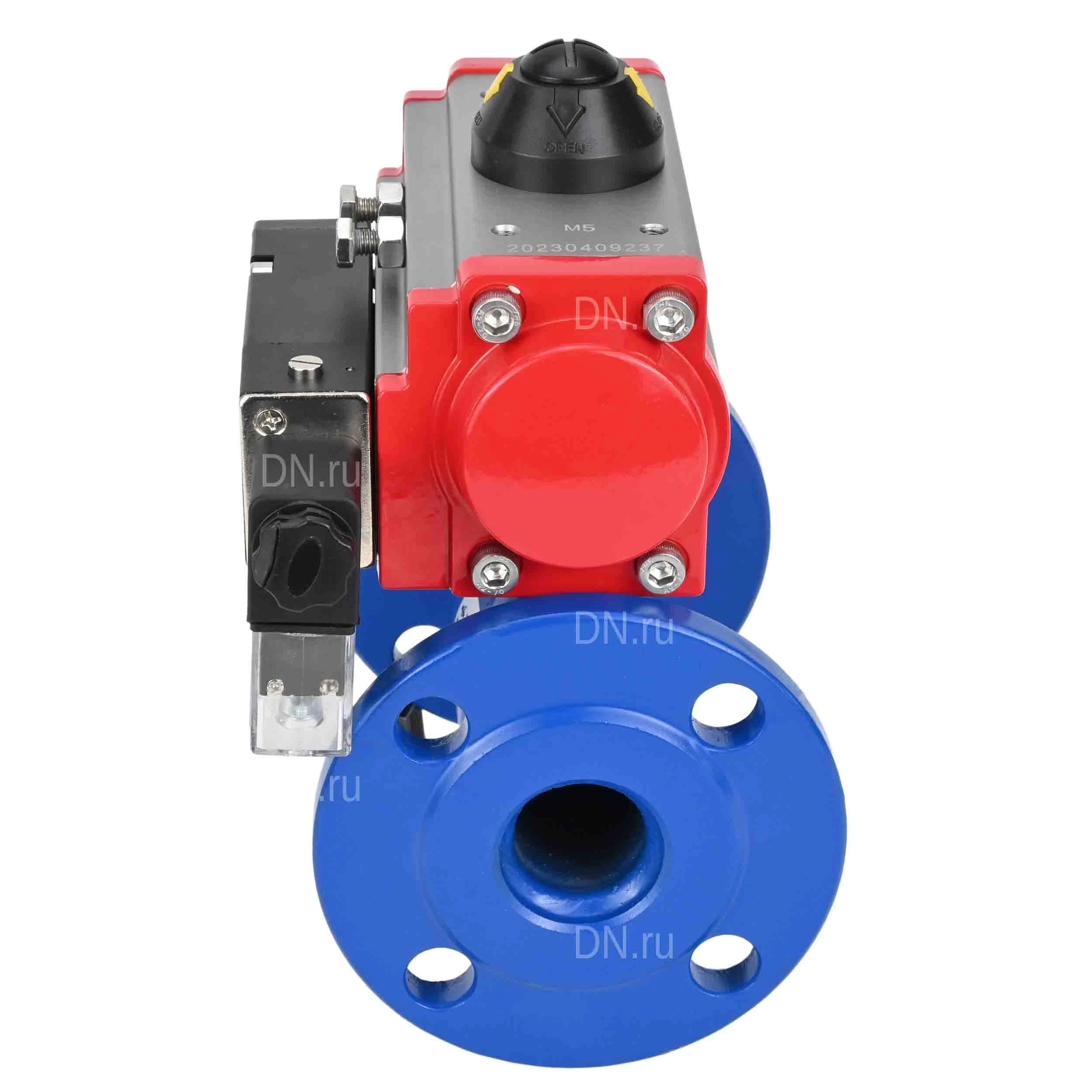 Изображение товара Кран шаровой Temper 285 Ду40 Ру40 стандартнопроходной, двухходовой, углеродистая сталь 20, уплотнение - PTFE, фланцевый, с пневмоприводом DN.ru DA-065 двойного действия и пневмораспределителем 4M310-08 220В