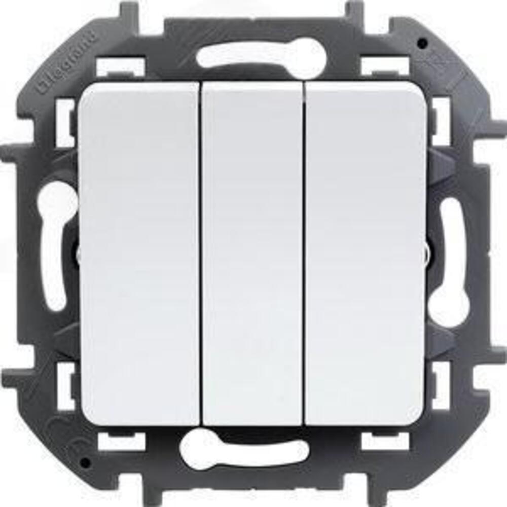 Выключатель трехклавишный Legrand INSPIRIA скрытой установки, номинальный ток - 10 А, степень защиты IP20, цвет - белый
