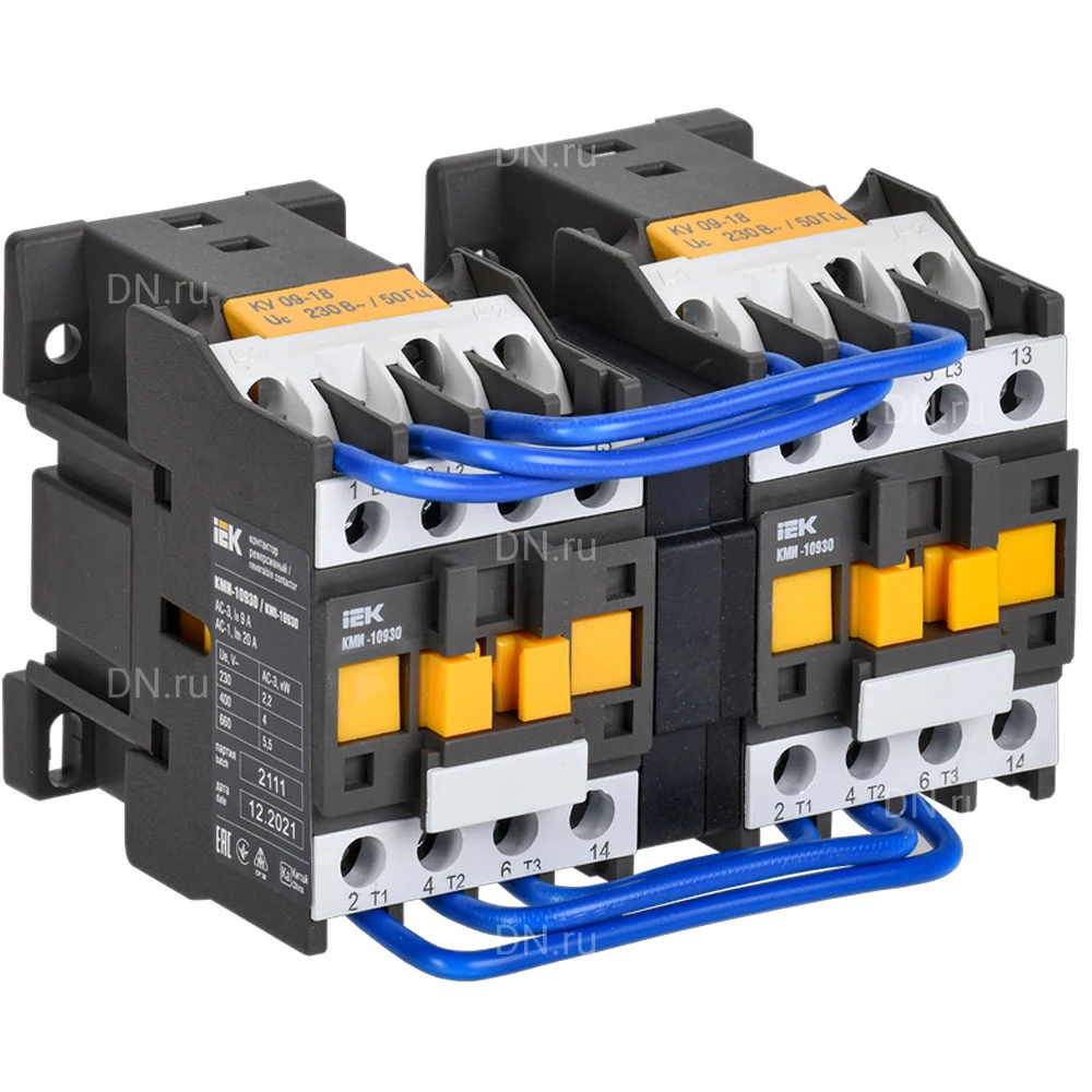 Контактор трехполюсный IEK КМИ-10930 реверсивный 2NO, номинальный ток - 9А, номинальное напряжение - 230В KKM13-009-230-20-1