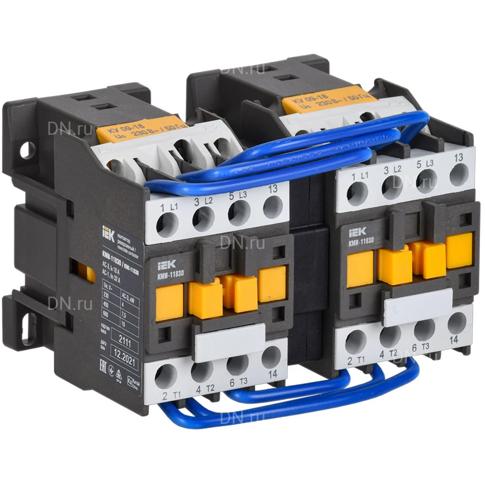Контактор трехполюсный IEK КМИ-11830 реверсивный 2NO, номинальный ток - 18А, номинальное напряжение - 400В KKM13-018-400-20-1