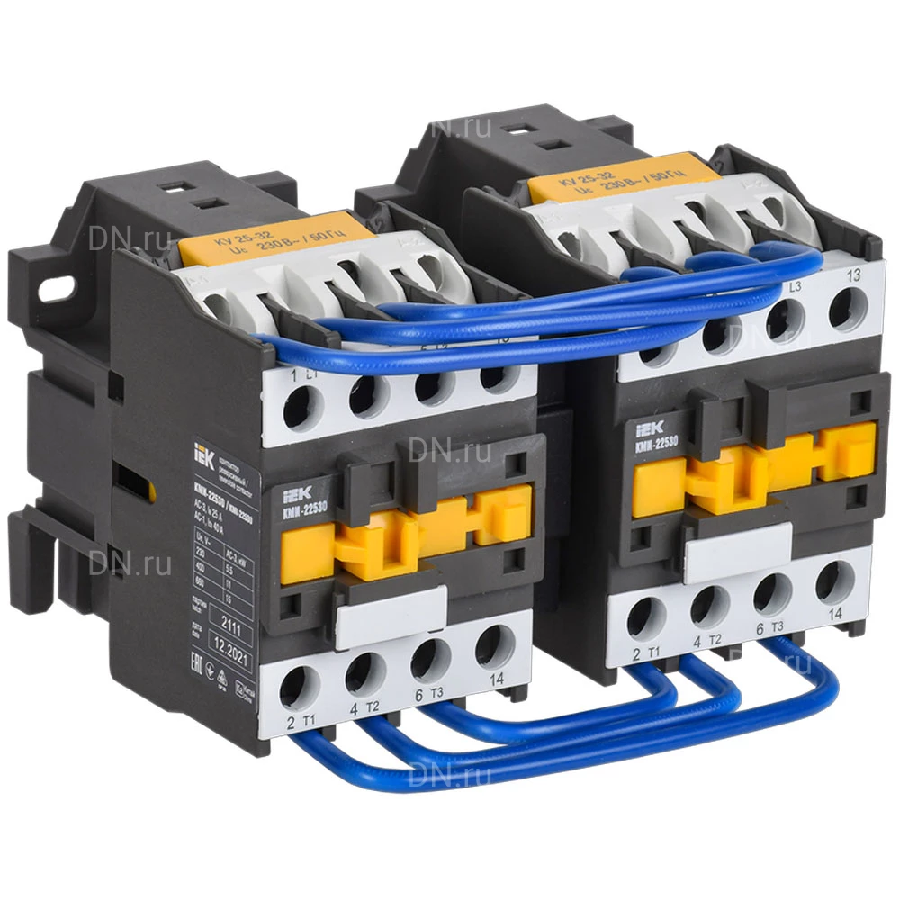 Контактор трехполюсный IEK КМИ-22530 реверсивный 2NO, номинальный ток - 25А, номинальное напряжение - 230В KKM23-025-230-20-1