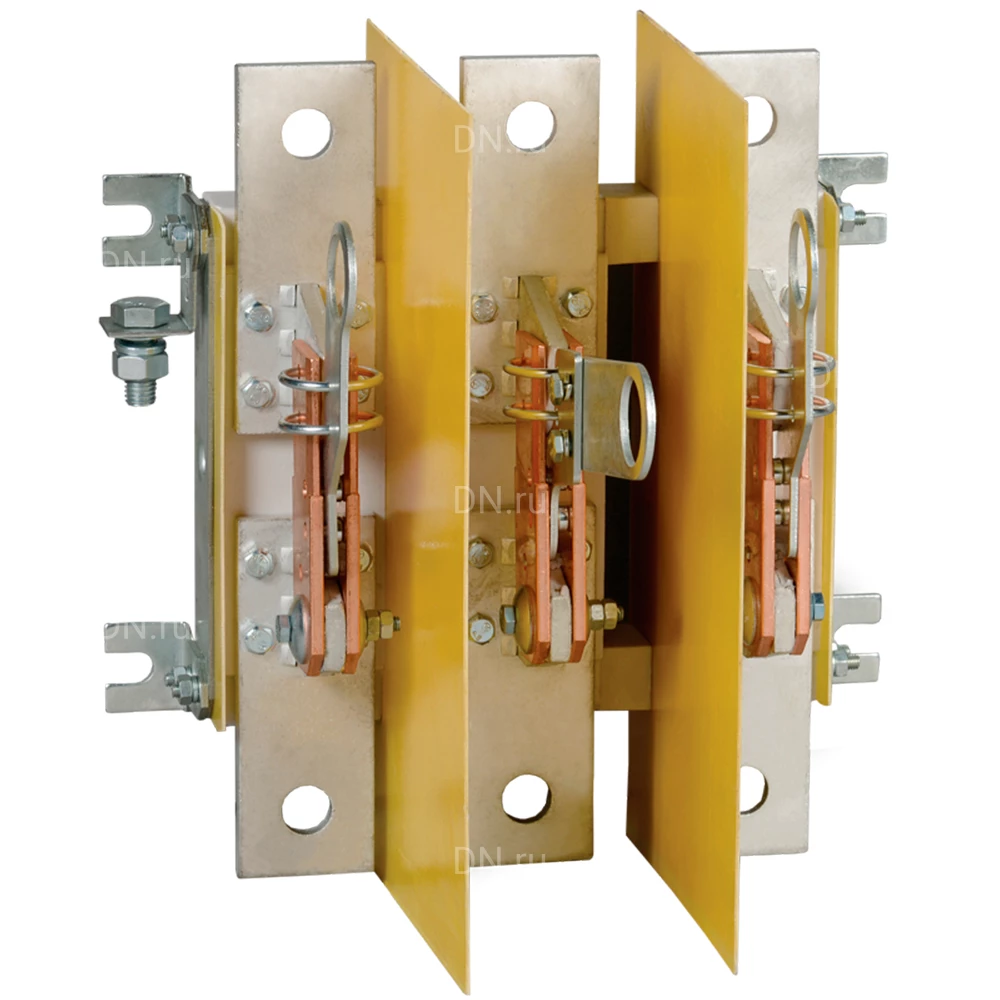 Разъединитель GENERICA РЕ19-39-31160 рабочий ток 630А, с рычагом для полюсного оперирования штангой PE-31160-0630