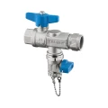 Изображение товара Кран шаровой Cimberio CIM631 34 3/4″ Ду20 Ру16 серия Т12, с фильтром и обратным краном, латунная крышка на цепочке, полнопроходной, двухходовой, латунь CW617N, уплотнение - PTFE, внутренняя резьба, алюминиевая ручка-бабочка