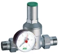 Изображение товара Регулятор давления FAR FA 2815 1/2″ Ду15 Ру25 с манометром, латунный, хромированный, наружная/наружная резьба (редуктор)