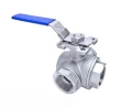 Изображение товара Кран шаровой Китай 3/8″ Ду10 Ру16 3-х ходовой L-тип, стандартнопроходной внутренняя резьба, корпус - нержавеющая сталь AISI 316, шар - нержавеющая сталь AISI 316, уплотнение - PTFE, внутреняя резьба, управление ручка-рычаг