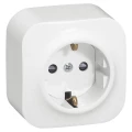 Изображение товара Розетка Legrand Quteo 1-местная открытая с заземлением шторками белая