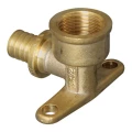 Угольник ALTSTREAM Дн16х1/2″ Ру10 90° переходной, аксиальный, материал корпуса - лутунь, ВР, с креплением для труб РЕ-Х и PE-RT
