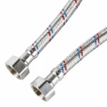 Гибкая подводка для воды AQUALINE 1/2″ Ру10 латунная гайка, корпус -  нержавеющая оплетка, длина - 0.3м, гайка-гайка, резьба внутренняя-внутренняя