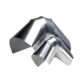 Покрытие угловое K-flex AL CLAD 28x25 для труб диаметром - 28 мм и для изоляции толщиной - 25 мм, материал - трехслойный, комбинированный из ПВХ, алюминиевой фольги и прозрачной полимерной плёнки, толщина - 0,28 мм