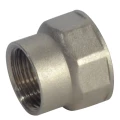 Муфта переходная РосТурПласт 1/2″x3/8″ Ду15x10 латунь никелированная, внутренняя резьба