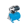 Насосная станция Unipump АКВАРОБОТ JET 60 S поверхностная, корпус - чугун, мощность - 0.45кВт, напор - 33м, производительность - 40л/мин, 220В, объем гидроаккумулятора - 24л