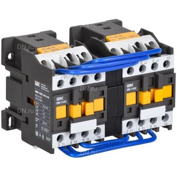 Контактор трехполюсный IEK КМИ-11230 реверсивный 2NO, номинальный ток - 12А, номинальное напряжение - 400В KKM13-012-400-20-1
