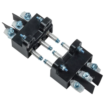 Панель IEK ПМм1-250 типоразмер 250, втычная, с задним резьбовым присоединением, для автоматических выключателей ВА88-35 MASTER SVA30D-PM1-R-02