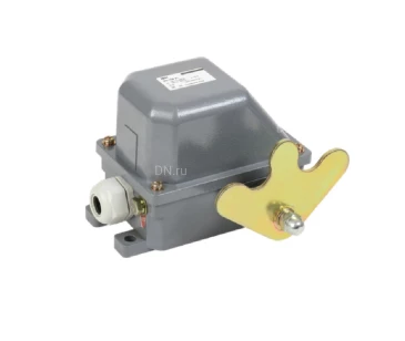 Выключатель концевой IEK КУ-704 У1  элемент управления — W-образный рычаг, напряжение питания 10А, степень защиты IP44