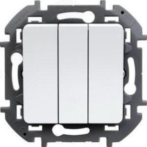 Выключатель трехклавишный Legrand INSPIRIA скрытой установки, номинальный ток - 10 А, степень защиты IP20, цвет - белый